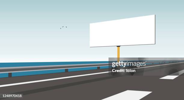 leere plakatwand und küstenautobahn - vektor-illustration - billboard highway stock-grafiken, -clipart, -cartoons und -symbole