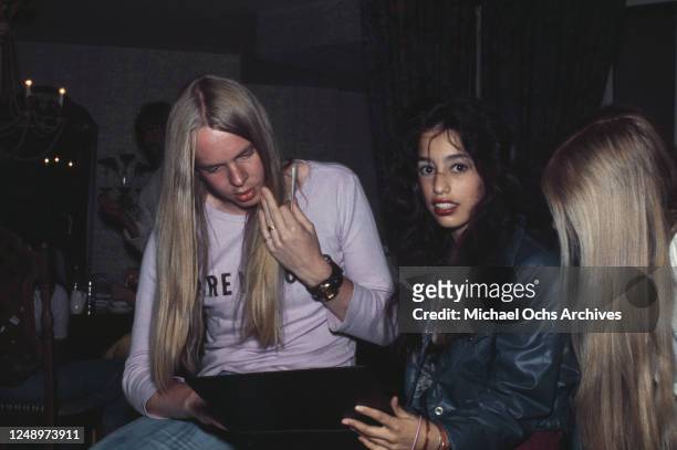 English musician Rick Wakeman with groupie Lori Mattix , circa 1975.