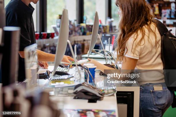 Desktop Computer Store Photos and Premium High Res Pictures - Getty Images