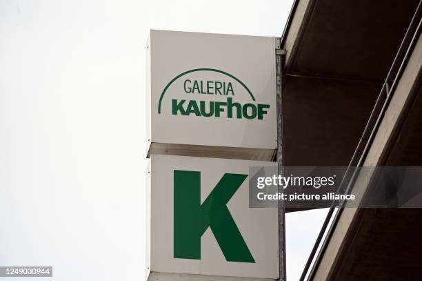 March 2023, North Rhine-Westphalia, Cologne: Lettering of the Galeria Kaufhof department store chain logo, lettering on a store Photo: Horst...