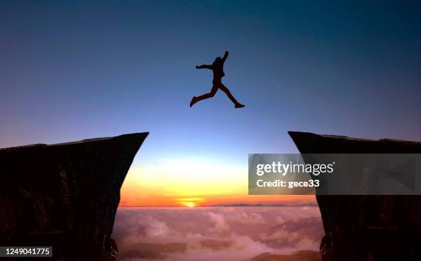 foto som visar den person som fokuserar på målet - längtan bildbanksfoton och bilder