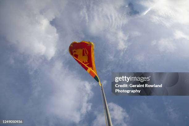 galle, sri lanka flag - sri lanka flag stock pictures, royalty-free photos & images