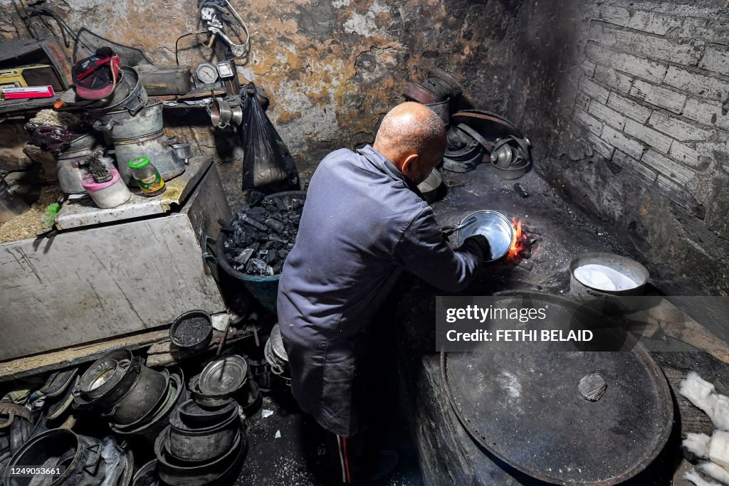 TUNISIA-RELIGION-ISLAM-RAMADAN-COPPERSMITH