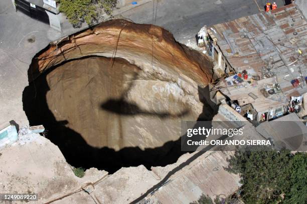 Shadow Collapsing Cast A Giant Shadow Photos and Premium High Res Pictures - Getty Images