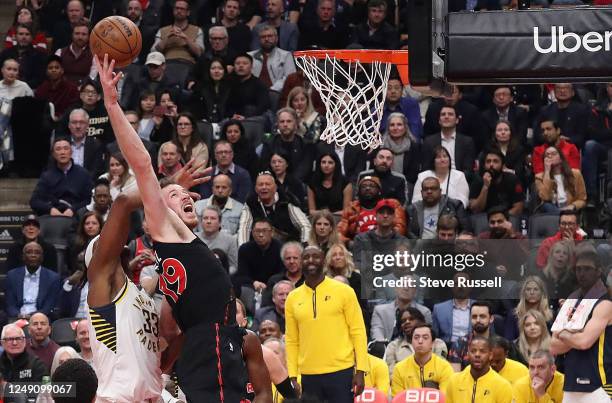 Toronto Raptors Centre Toronto Raptors Center Jakob Poeltl Photos and Premium High Res ...