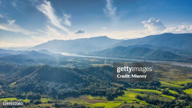 laos mekong river rolling landscape panorama luang prabang - rio mekong imagens e fotografias de stock