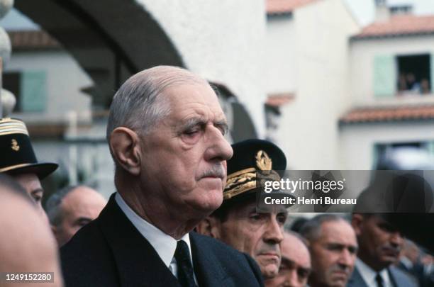 French President Charles de Gaulle travels throughout Bretagne.