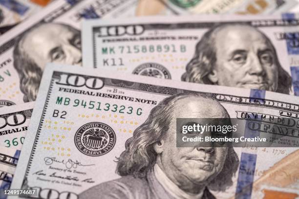 american u.s. one hundred dollar bills - 100 dollar bill wallpaper stock-fotos und bilder