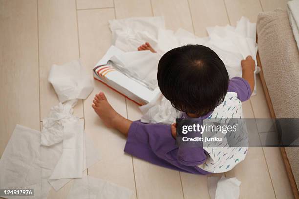Child Getting Paper Child Tear Paper Photos and Premium High Res Pictures - Getty Images