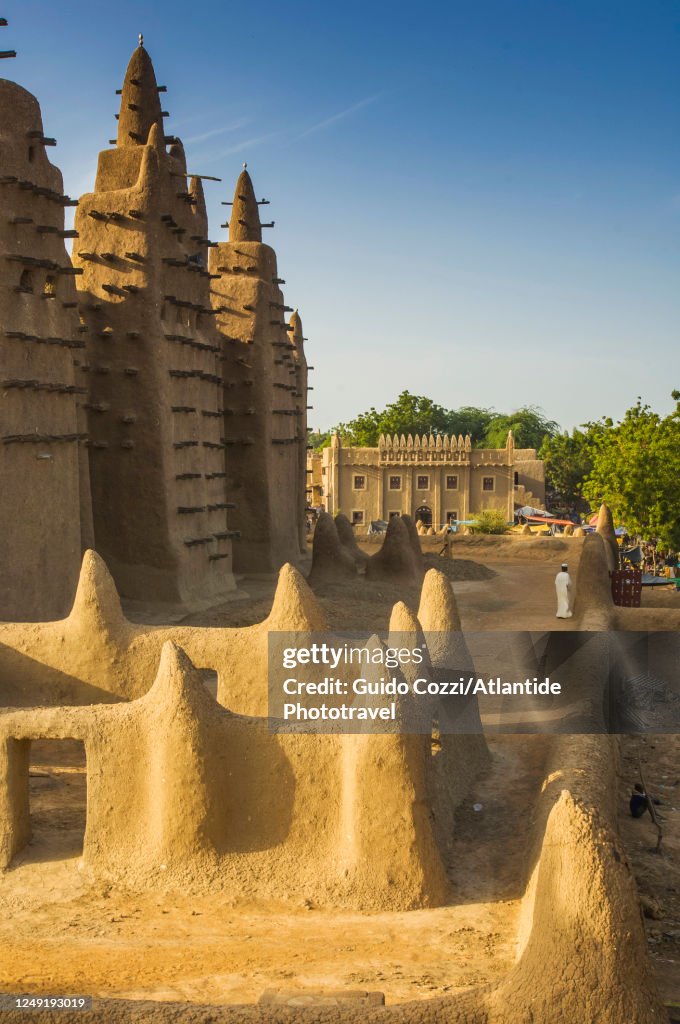 The Great Mosque of Djenné is probably the largest building in the world in adobe. Mali, Africa