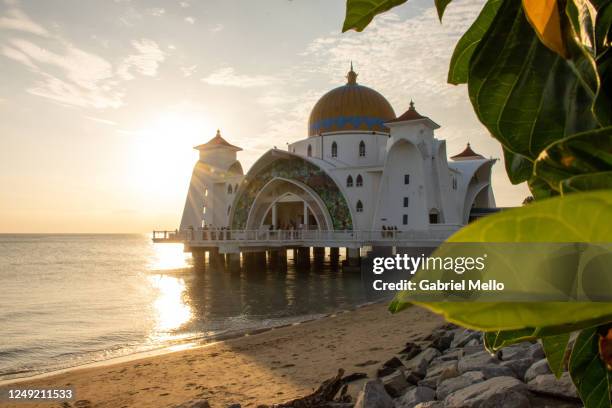 sunset time in melaka - floating mosque bildbanksfoton och bilder