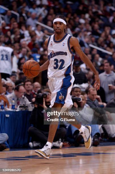 Richard Hamilton of the Washington Wizards handles the ball against the Los Angeles Lakers on April 2, 2002 at the MCI Center in Washington, DC NOTE...