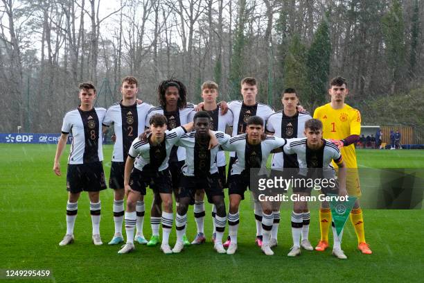 Portrait of the german National team prior the international friendly match between France U18 and Germany U18 at Centre National du Football on...