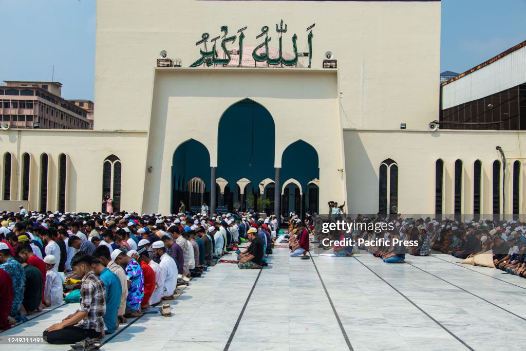 Zulmat Ritual Muslim devotees perofrm Zumma prayer on the first day of the holy ...