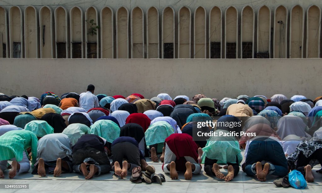 Zulmat Ritual Muslim devotees perofrm Zumma prayer on the first day of the holy ...