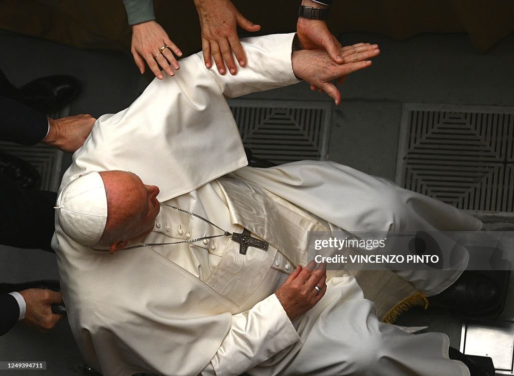 CORRECTION / VATICAN-RELIGION-POPE-AUDIENCE