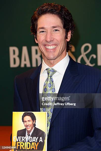 Author Joel Osteen promotes "Every Day A Friday: How To Be Happier 7 Days A Week" at Barnes & Noble, 5th Avenue on September 14, 2011 in New York...