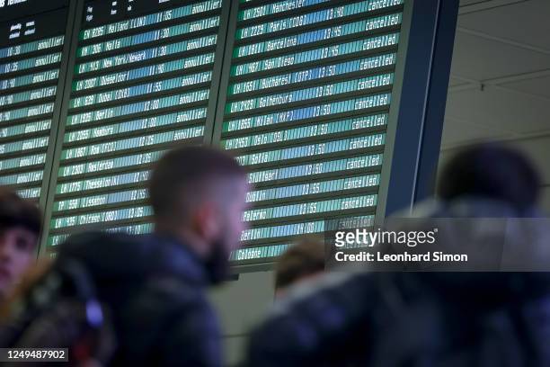 Display board on the first day of a two-day strike by baggage and security staff at Munich Airport on March 26, 2023 near Freising, Germany. Today's...