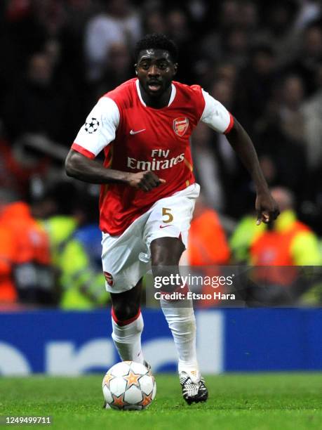 Kolo Toure Arsenal Photos and Premium High Res Pictures - Getty Images
