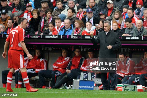 Bayern Munich head coach Ottmar Hitzfeld gives instruction during the Bundesliga match between Bayern Munich and Bochum at Allianz Arena on April 6,...