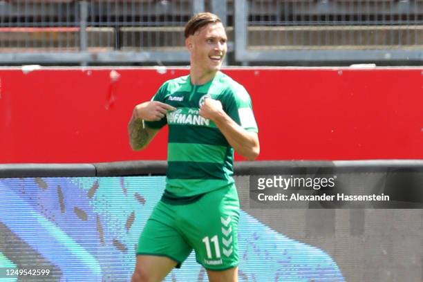 David Raum of SpVgg Greuther Fuerth celebrates after scoring his team's first goal during the Second Bundesliga match between 1. FC Nürnberg and...