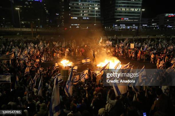 Thousands of Israelis take the streets as they block Ayalon highway in response to Prime Minister Benjamin Netanyahuâs surprise sacking of his...