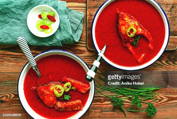 hungarian fish soup - traditionally hungarian foto e immagini stock