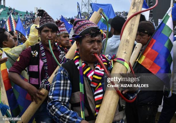 American Indian Musical Instruments Photos and Premium High Res ...