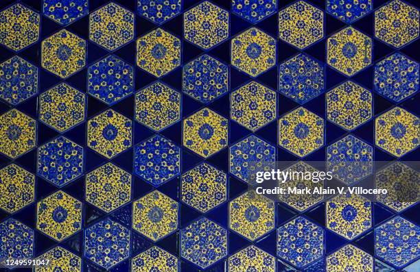 sultan salahuddin abdul aziz mosque tiles - shah alam stock pictures, royalty-free photos & images