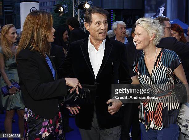 Singer Udo Juergens with his daughters Jenny Juergens and Sonja Juergens arrive for the 'Der Mann mit dem Fagott' premiere at CineStar on September...