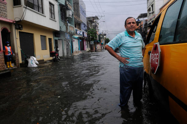 ECU: Flooding Continues in Guayaquil