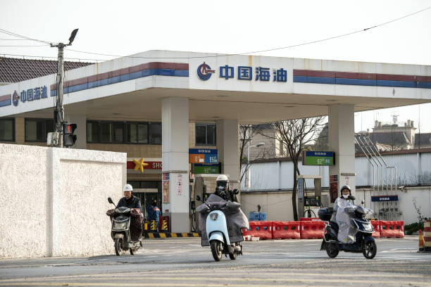 CHN: Cnooc Ltd. Filling Stations in Shanghai ahead of Earnings Announcement