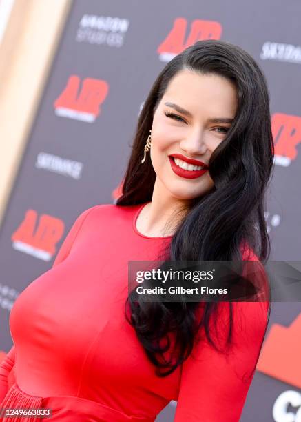 Amerika sokaklarında Togg rüzgarı: Adriana Lima Togg'u seçti