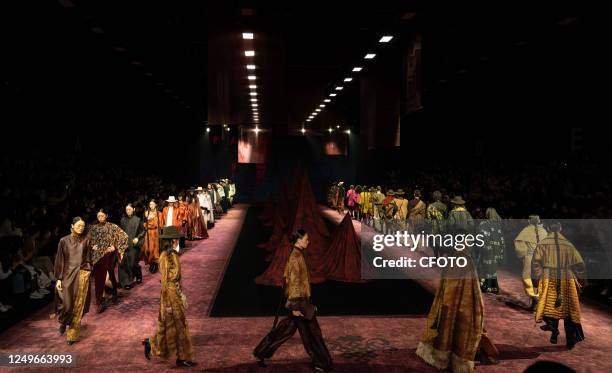 Models take part in the GOLDLION Fashion show during the AW2023 Shanghai Fashion Week on March 26, 2023.