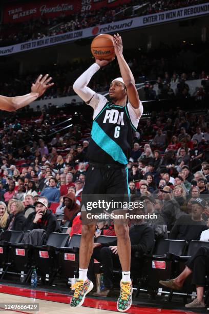 Keon Johnson of the Portland Trail Blazers shoots a three point basket during the game against the New Orleans Pelicans on March 27, 2023 at the Moda...