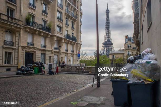 Garbage Riots Garbage Strike Photos and Premium High Res Pictures - Getty Images