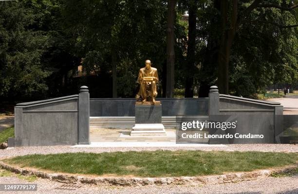 The statue of Indro Montanelli, Milan, 10th June 2006.