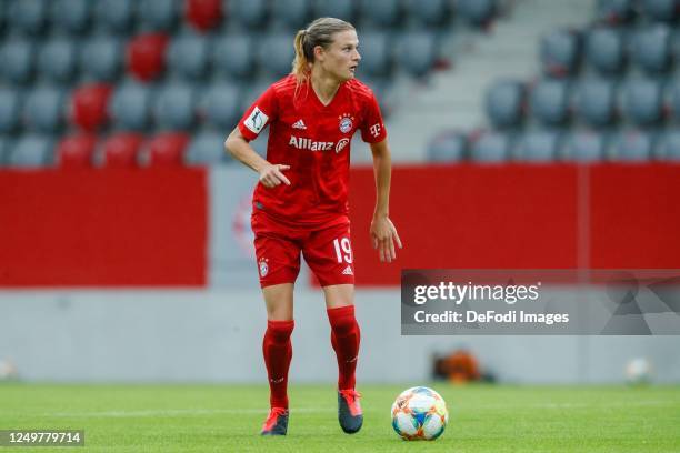 Carina Wenninger of Bayern Muenchen controls the ball during the Flyeralarm Frauen Bundesliga match between FC Bayern Munich Women's and FF USV Jena...