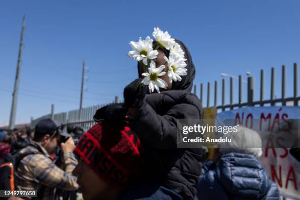 Hundreds of migrants go to the migration offices to request information about the victims caused by a fire inside the detention center of the...