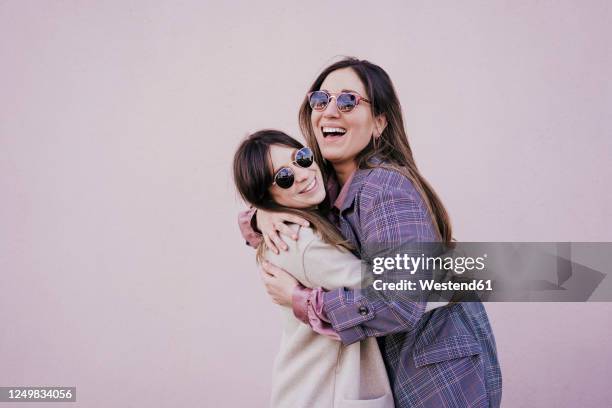 Hug Lift Photos and Premium High Res Pictures - Getty Images