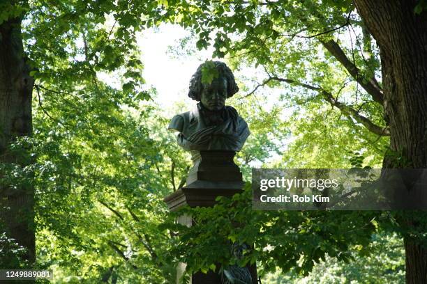 Mpc Statue 164 Beethoven Park Stock Photos, High-Res Pictures, and Images - Getty ...