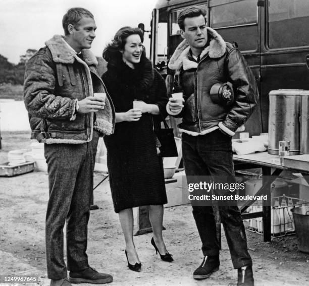 Steve MacQueen, Shirley Anne Field et Robert Wagner lors du tournage du film "L'homme qui aimait la guerre".