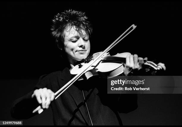 Laurie Anderson performs on stage at Carre, Amsterdam, Netherlands, 25th June 1982.