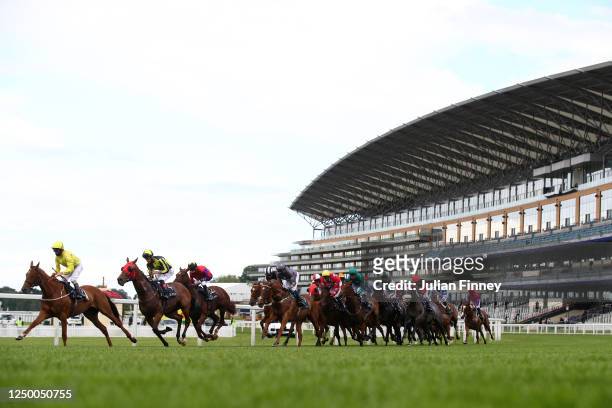 General view of runners and riders in the Copper Horse Handicap during Day One of Royal Ascot at Ascot Racecourse on June 16, 2020 in Ascot, England.