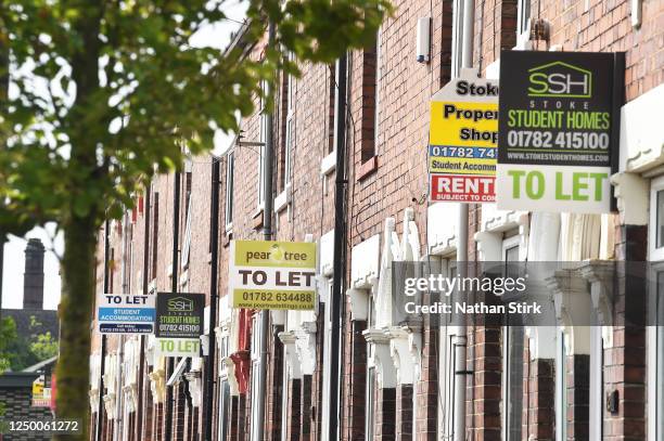 To Let Signs Generic 1,510 Stoke Signs Stock Photos, High-Res Pictures, and Images - Getty ...