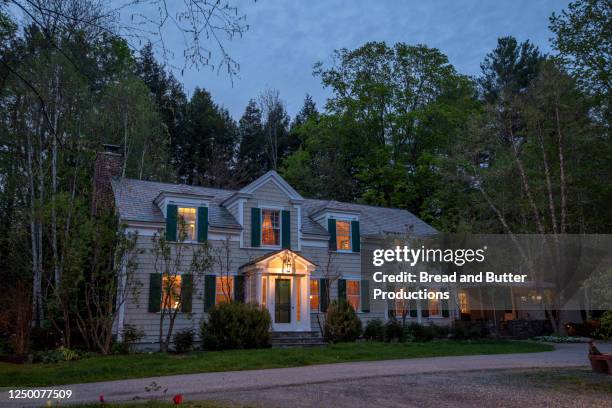 home exterior early evening - manchester vermont stock pictures, royalty-free photos & images