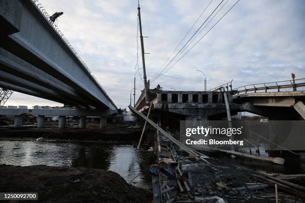 Destroyed Rope Bridge 1,734 Rebuilding Bridge Stock Photos, High-Res Pictures, and Images ...