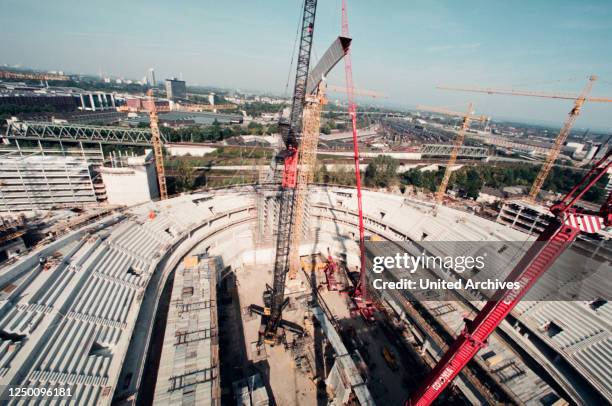 Lanxess Arena Köln - Die Lanxess Arena - vormals Kölnarena oder Köln Arena - während einer Bauphase.