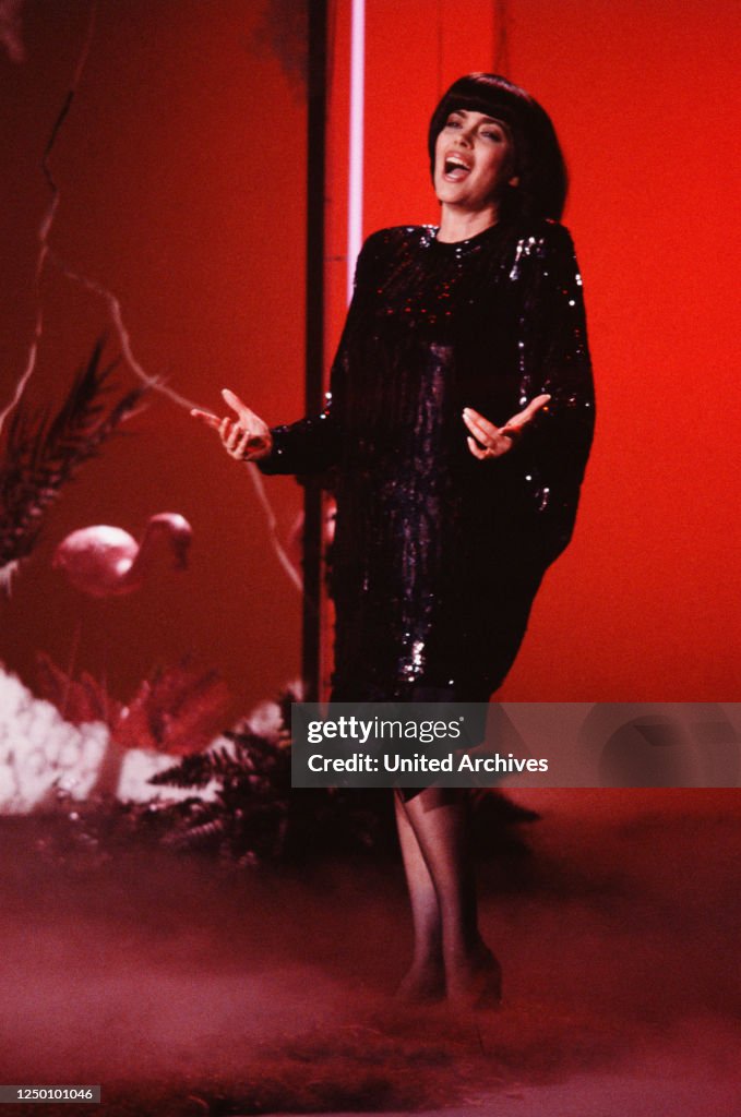 Vorlage: Deutsches Konzert - Die französische Sängerin Mireille Mathieu... News Deutsches Konzert - Die französische Sängerin Mireille Mathieu... News