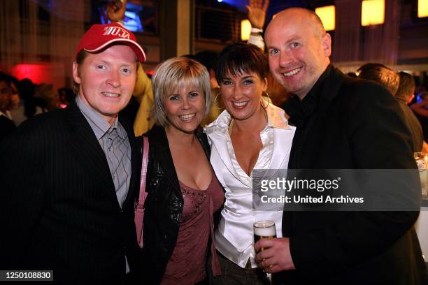 Finale / Aftershow Party Staffel 4 / 2007 - Joey Kelly mit Michaela Schaffrath und weiteren Gästen.